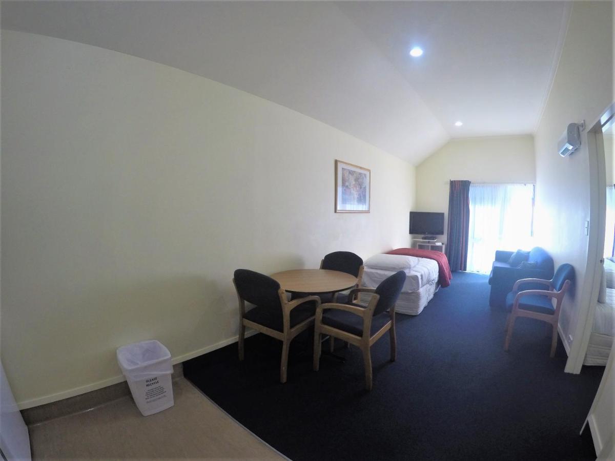 The Peaks Motor Inn Ohakune Bagian luar foto