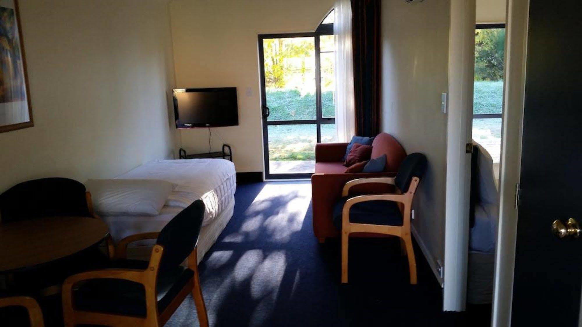 The Peaks Motor Inn Ohakune Bagian luar foto