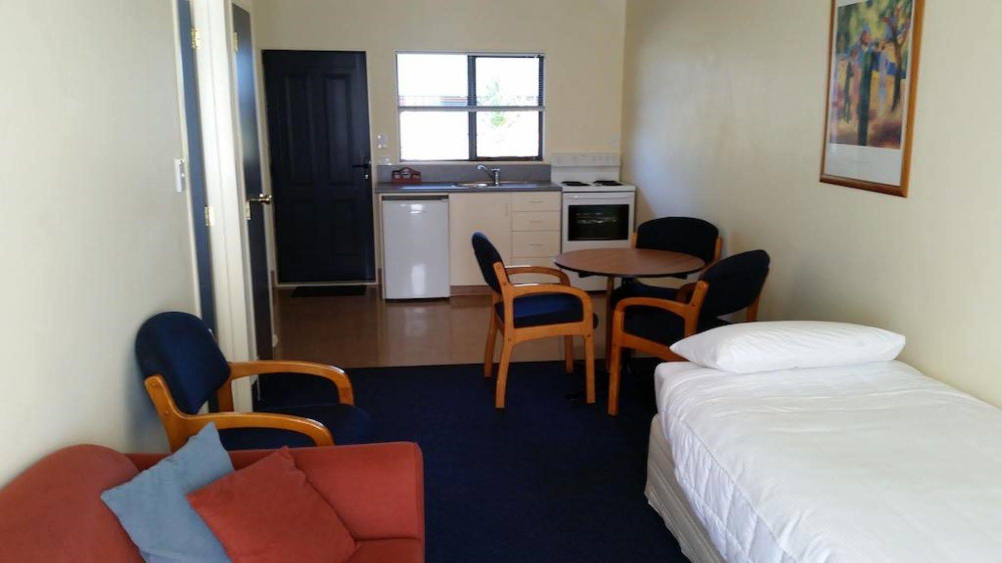 The Peaks Motor Inn Ohakune Bagian luar foto